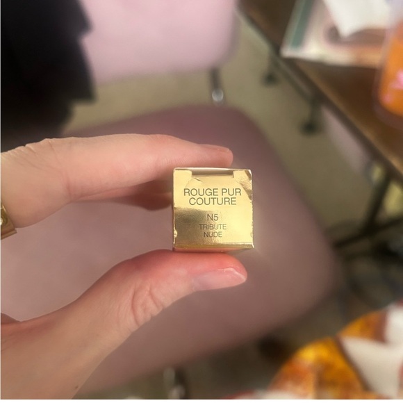 Yves Saint Laurent Rouge Pur Couture Lipstick - Shade N5 Tribute Nude - Picture 4 of 5